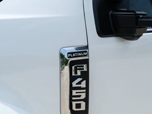 Used 2022 Ford F450 Platinum w/ FX4 Off-Road Package AWD/4WD image 28