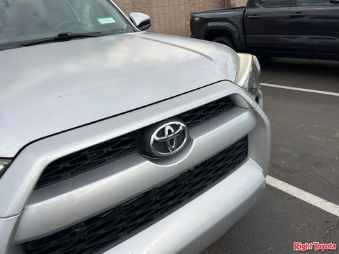 Certified 2016 Toyota 4Runner SR5 AWD/4WD image 7