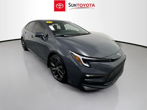 Used 2025 Toyota Corolla SE image 1