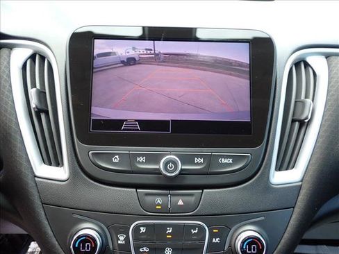 Used 2022 Chevrolet Malibu LT FWD image 16