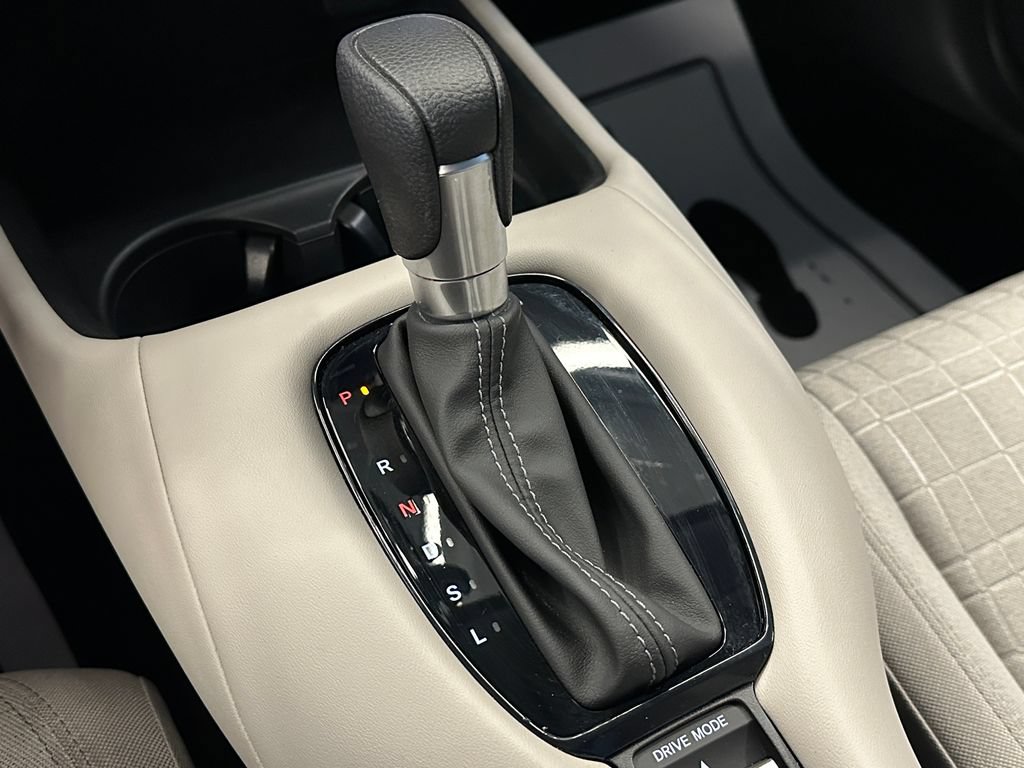 Used 2025 Honda HR-V LX image 16