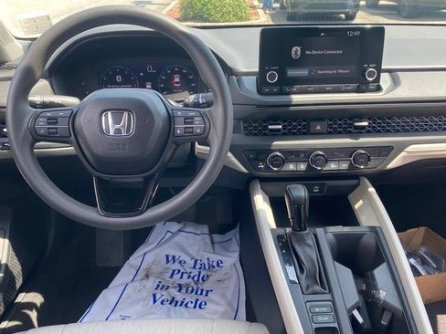 Used 2025 Honda Accord SE image 9