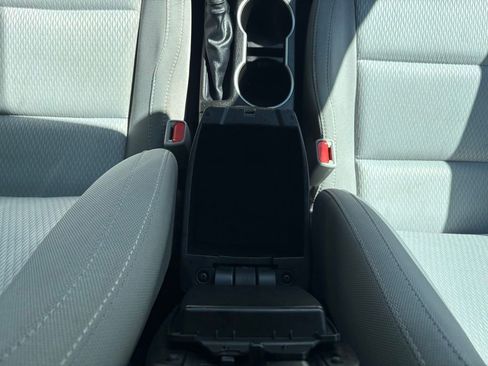 Used 2016 Toyota Corolla LE FWD image 17