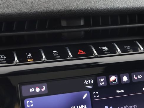 Used 2024 Jeep Grand Cherokee Altitude AWD/4WD image 30