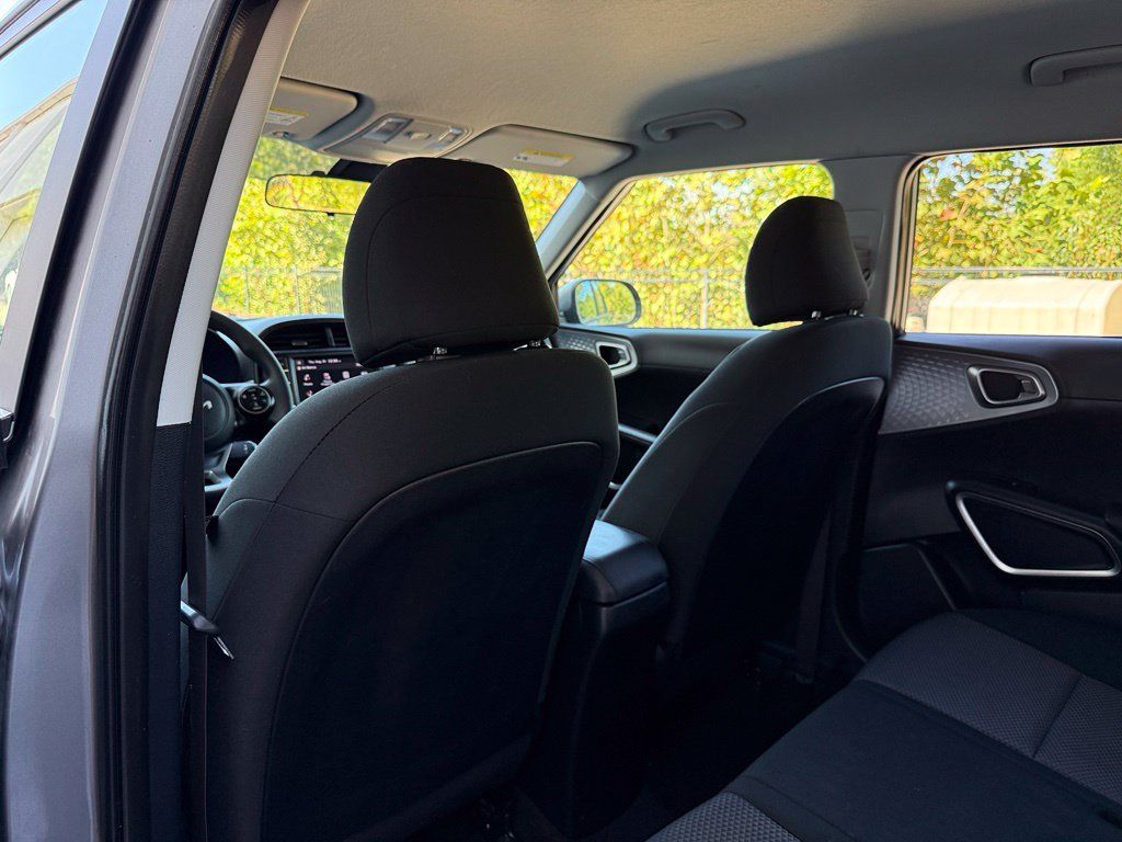 Used 2022 Kia Soul LX w/ Technology Package FWD image 29