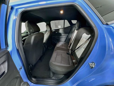 Used 2024 Chevrolet Trax RS FWD image 26