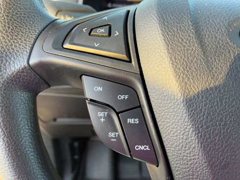 Used 2022 Ford Edge SE w/ Black Appearance Package image 13