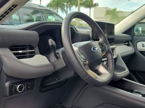 Used 2025 Ford Explorer Active RWD image 7