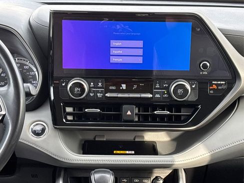 Used 2023 Toyota Highlander XLE image 20
