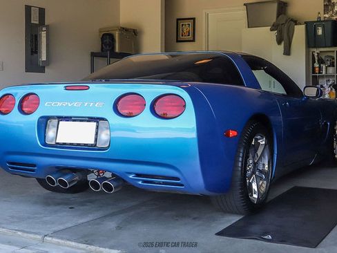 Used 1998 Chevrolet Corvette Coupe w/ Roof Pkg RWD image 25