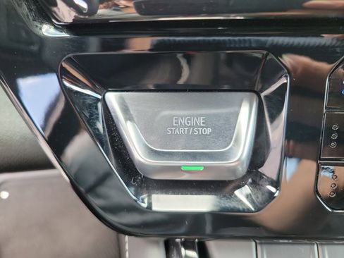 Used 2025 GMC Sierra 1500 AT4X image 21