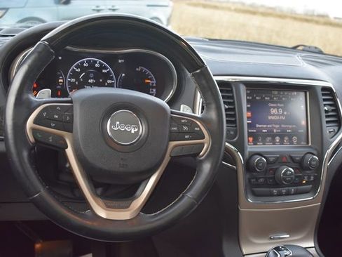 Used 2014 Jeep Grand Cherokee Overland image 25