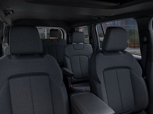 Used 2025 Jeep Grand Cherokee L Laredo w/ Luxury Tech Group I AWD/4WD image 26