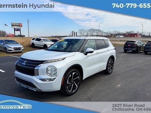 Used 2022 Mitsubishi Outlander SEL image 3