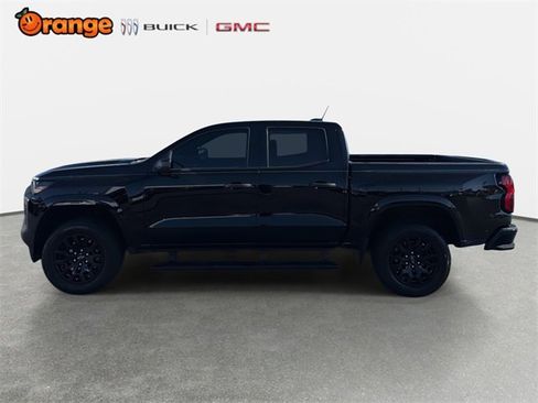 Used 2025 Chevrolet Colorado W/T w/ WT Custom Package image 6