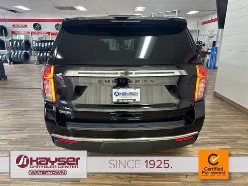 Used 2021 Chevrolet Suburban LT w/ Rear Media and Nav Package AWD/4WD image 4