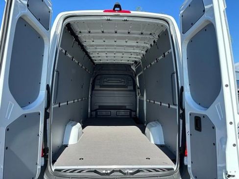 Used 2025 Mercedes-Benz Sprinter 2500 image 20
