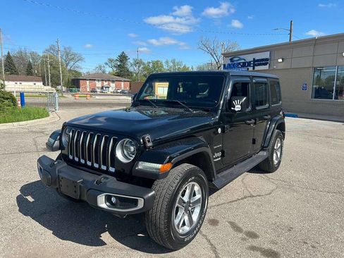 Used 2018 Jeep Wrangler Unlimited Sahara w/ Uconnect 4C Nav & Sound Group AWD/4WD image 1