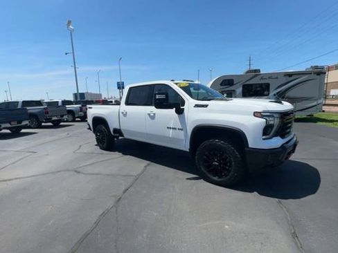 Used 2025 Chevrolet Silverado 2500 LTZ w/ LTZ Plus Package AWD/4WD image 2