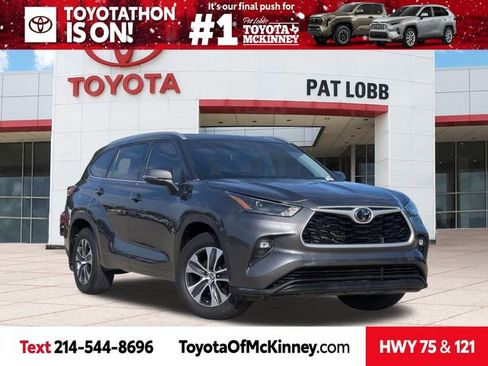 Used 2022 Toyota Highlander XLE image 1