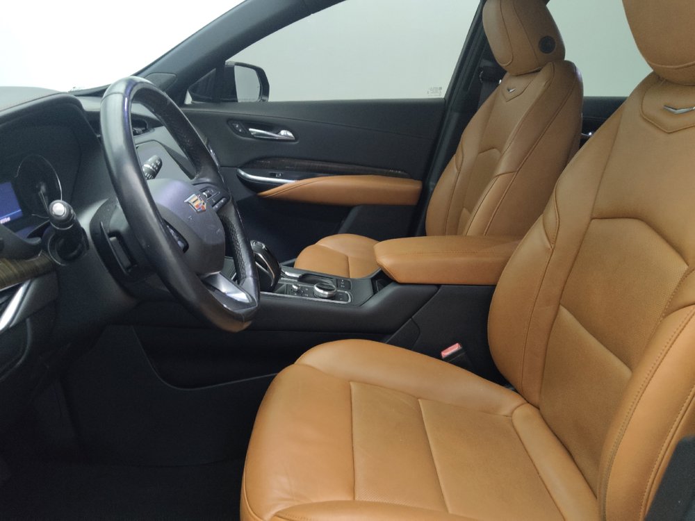 Used 2019 Cadillac XT4 Premium Luxury w/ Enhanced Visibility Package FWD image 17