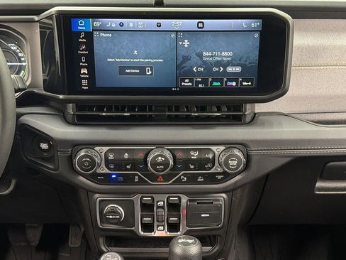 Used 2025 Jeep Wrangler Unlimited Sahara w/ Safety Group image 20