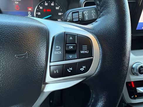 Certified 2022 Ford Explorer XLT w/ Equipment Group 202A AWD/4WD image 19