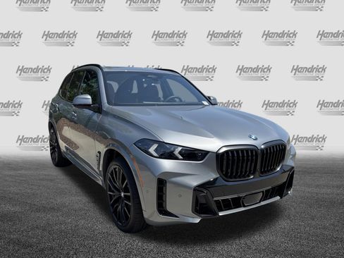 New 2026 BMW X5 xDrive40i w/ M Sport Package AWD/4WD image 2