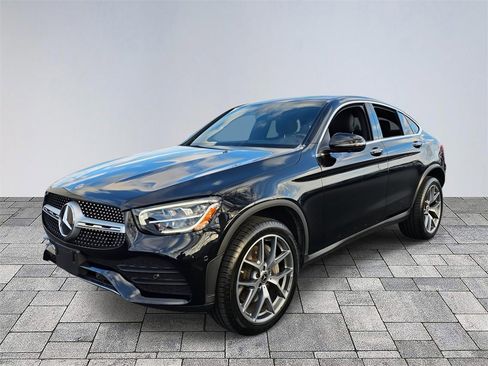 Used 2023 Mercedes-Benz GLC 300 4MATIC Coupe image 3