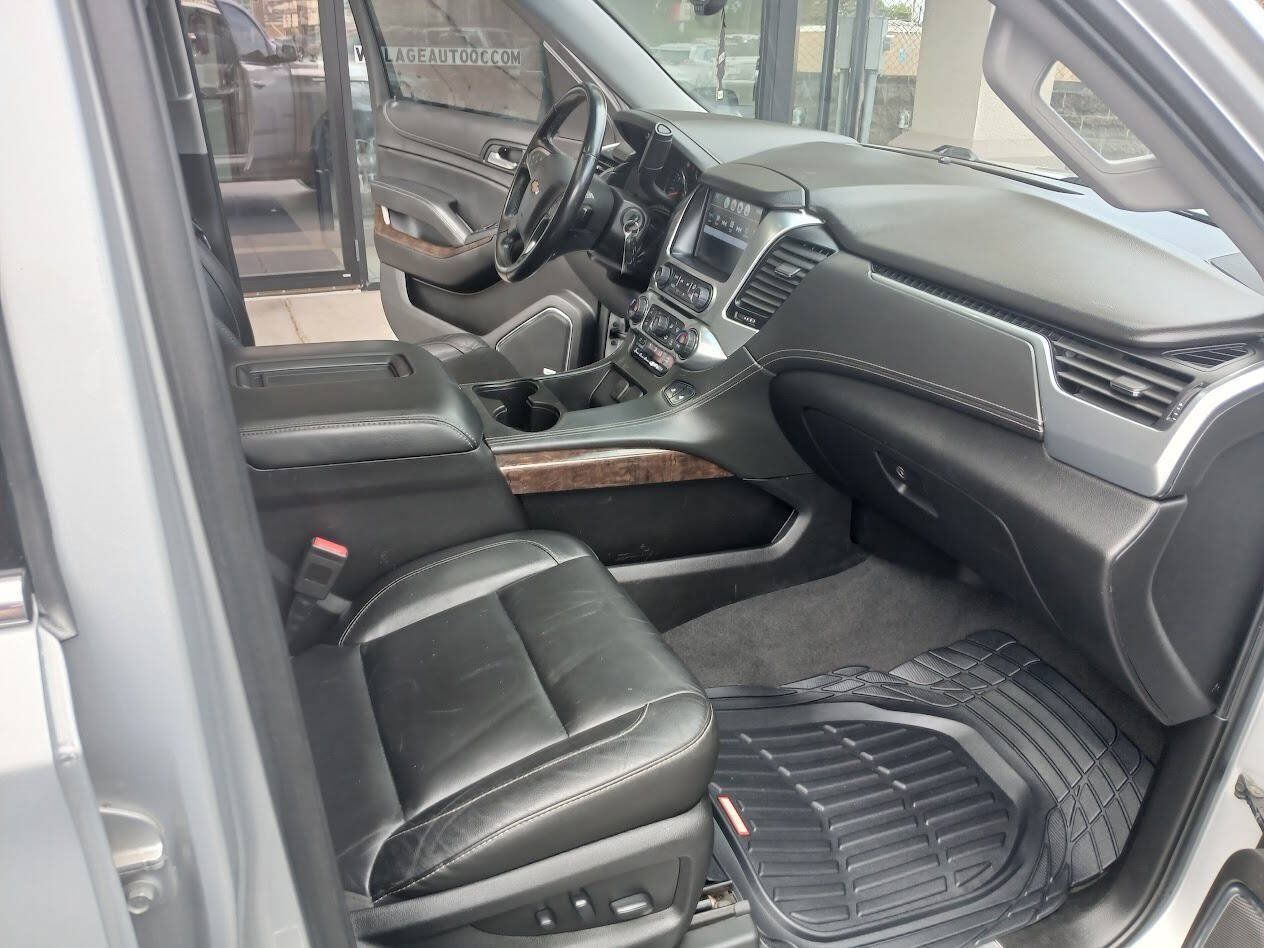 Used 2020 Chevrolet Tahoe LT w/ RST Edition AWD/4WD image 9