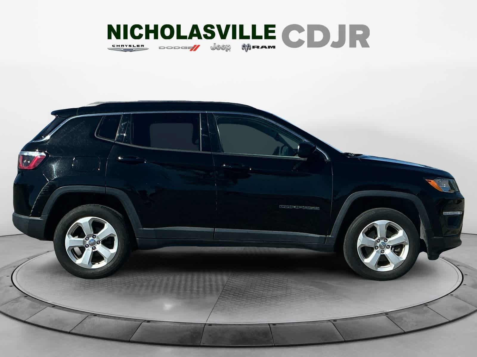 Used 2019 Jeep Compass Latitude w/ Popular Equipment Group AWD/4WD image 6