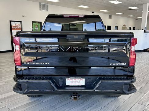 Used 2021 Chevrolet Silverado 1500 Custom w/ Safety Confidence Package RWD image 8