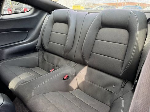 Used 2015 Ford Mustang Coupe RWD image 23