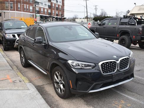 Used 2024 BMW X4 xDrive30i image 4