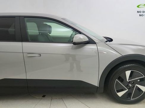 Used 2025 Hyundai Ioniq 5 SE RWD image 8