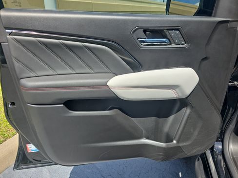 Used 2024 GMC Canyon AT4X image 14