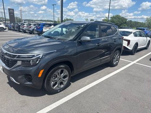 Used 2024 Kia Seltos S AWD/4WD image 2