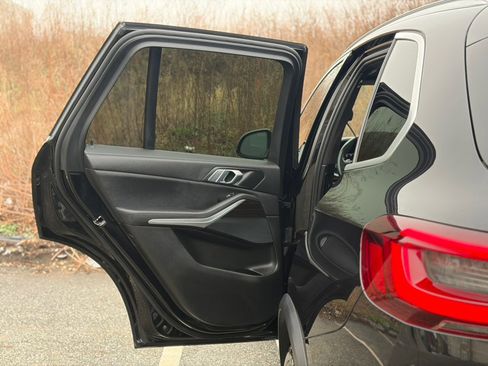 Used 2020 BMW X5 xDrive40i w/ Premium Package image 13