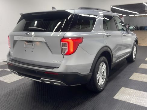 Used 2024 Ford Explorer XLT w/ Equipment Group 202A AWD/4WD image 17