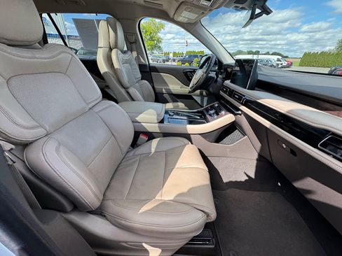 Used 2022 Lincoln Aviator Reserve w/ Equipment Group 201A AWD/4WD image 11