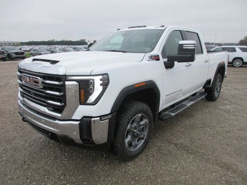 New 2026 GMC Sierra 2500 SLT w/ SLT Premium Package image 10