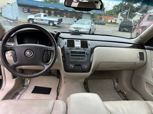 Used 2008 Cadillac DTS w/ Sun And Sound Package FWD image 13