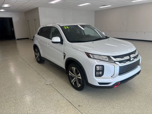Used 2024 Mitsubishi Outlander Sport LE image 4