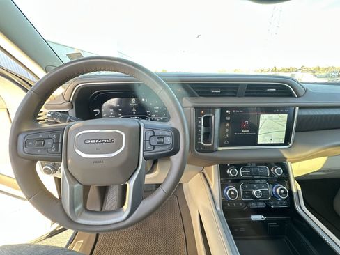 Certified 2023 GMC Yukon Denali AWD/4WD image 13