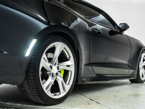 Used 2019 Chevrolet Camaro SS RWD image 14