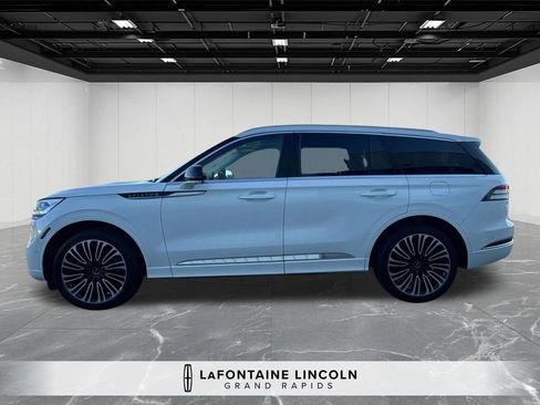 Certified 2023 Lincoln Aviator Black Label w/ Class IV Trailer Tow Package AWD/4WD image 2