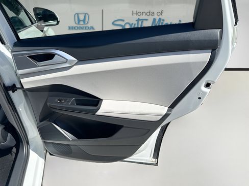 Used 2025 Volkswagen Taos SE image 32