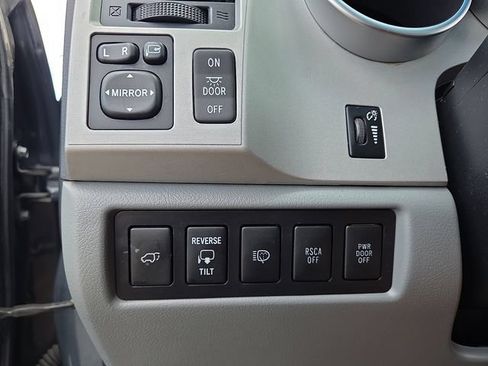 Used 2008 Toyota Sequoia Platinum AWD/4WD image 27