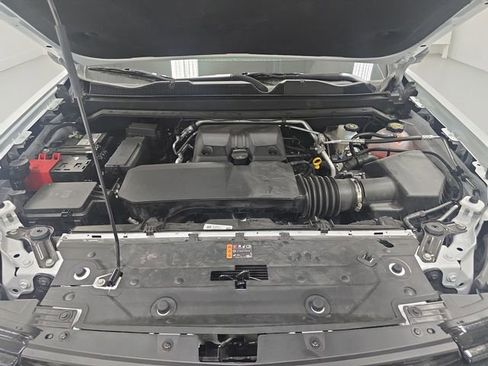 New 2025 Chevrolet Colorado ZR2 w/ Off-Road Front Bumper Package image 34