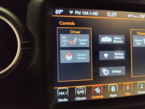 Used 2020 Jeep Wrangler Unlimited Sahara AWD/4WD image 7